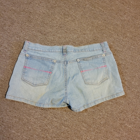 Shorts - Picture 5 of 5